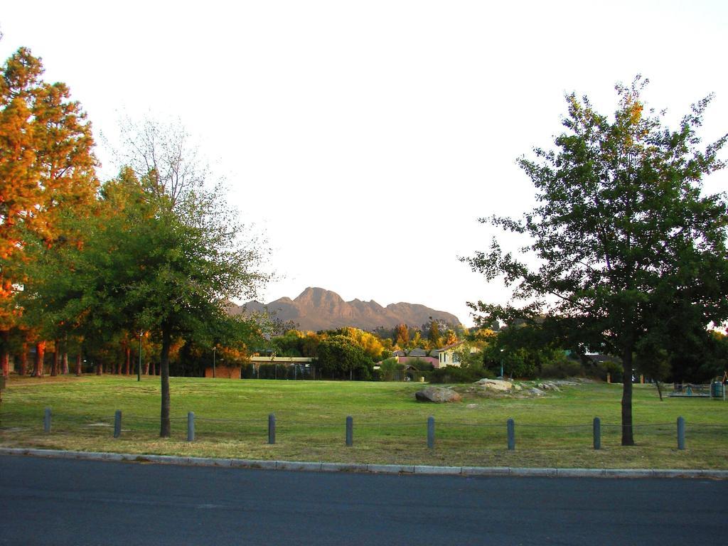 Appartamento Eikepark Self Catering Municipalità locale di Municipalità locale di Stellenbosch Esterno foto